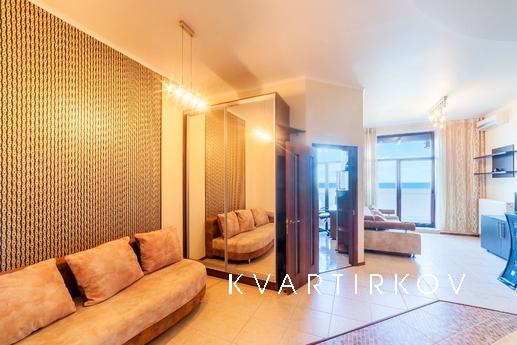 Arkadievsky Palace own, Odessa - apartment by the day