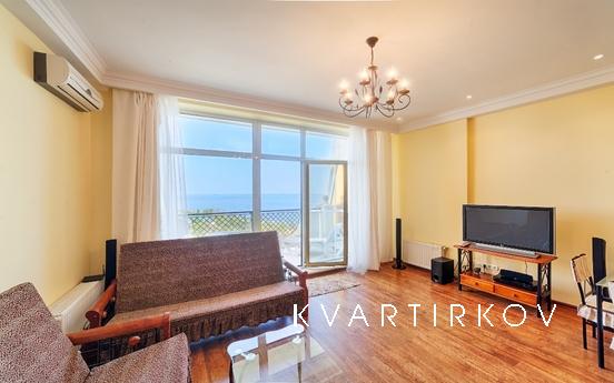 Beautiful apartment with a gorgeous view, Odessa - apartment by the day