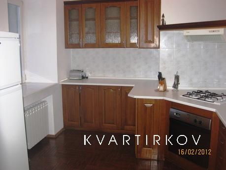 Посуточно 2-комнатная на ул. Крещатик 15, Киев - квартира посуточно