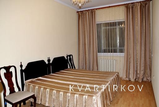 Comfortable two-bedroom apartment, Kyiv - apartment by the day