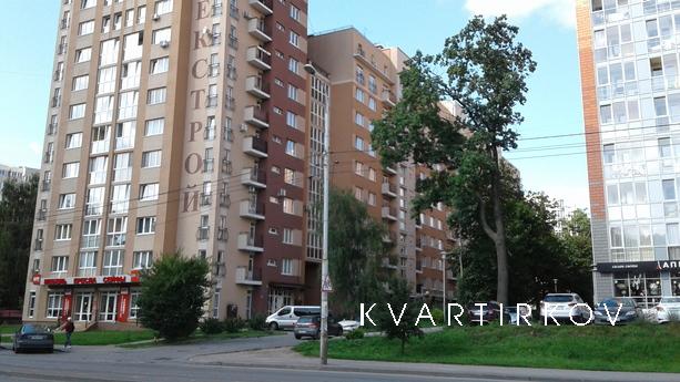 Сдаю посуточно крупногабаритную двухкомнатную квартиру 75 м.