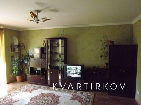 Сдам уютную, обустроенную квартиру в центре Каменец-Подольск