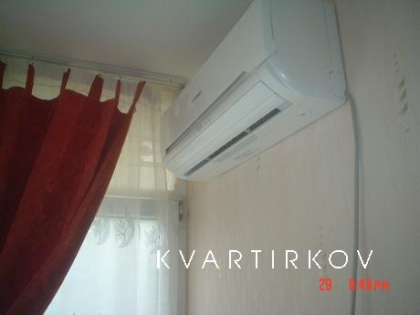I hand-to a furnished apartment EVRO2012, Kyiv - apartment by the day