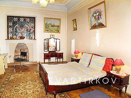 Khreshchatyk, 2 bedrooms + living room, Kyiv - apartment by the day
