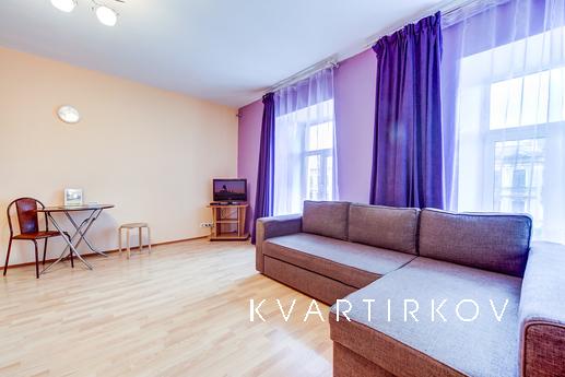 Studio on Nevsky Prospect, Saint Petersburg - apartment by the day