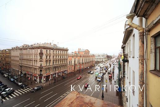 Studio apartment overlooking the Nevsky, Санкт-Петербург - квартира подобово