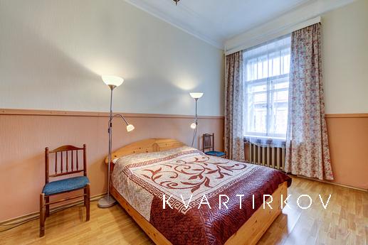 2-bedroom apartment in the center, Saint Petersburg - apartment by the day