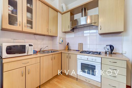 Spacious 2-bedroom apartment, Saint Petersburg - apartment by the day