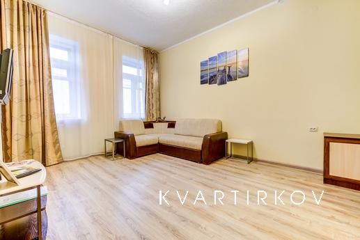 2-bedroom apartment near the metro, Санкт-Петербург - квартира подобово