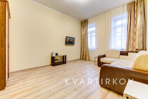 2-bedroom apartment near the metro, Санкт-Петербург - квартира подобово