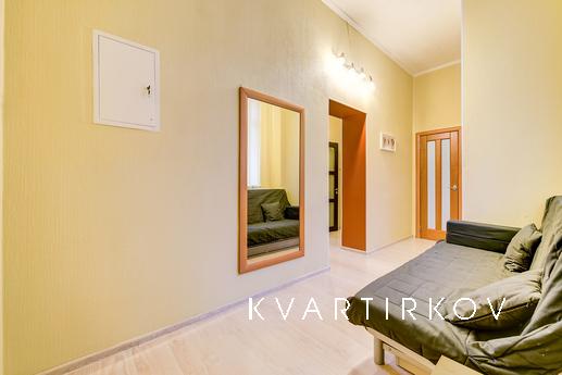 2-bedroom apartment near the metro, Санкт-Петербург - квартира подобово