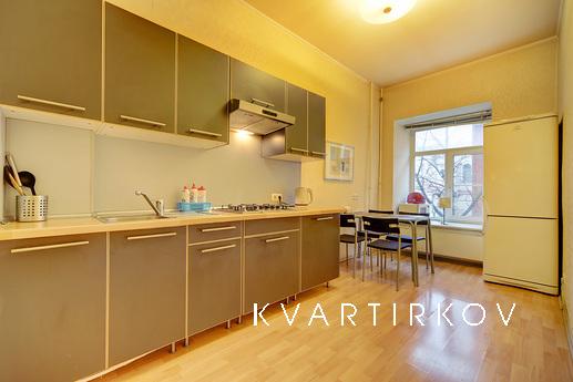 2-bedroom apartment on Rubinstein, Saint Petersburg - apartment by the day