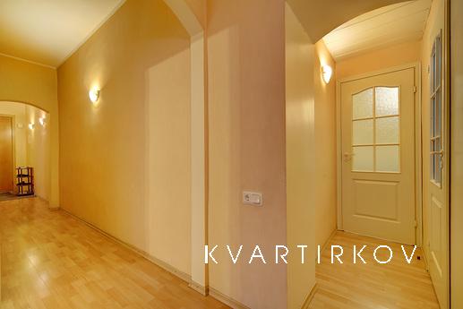 2-bedroom apartment on Rubinstein, Saint Petersburg - apartment by the day