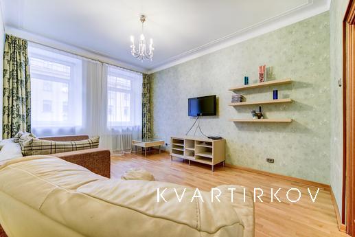 3-bedroom apartment in the center of St., Saint Petersburg - apartment by the day