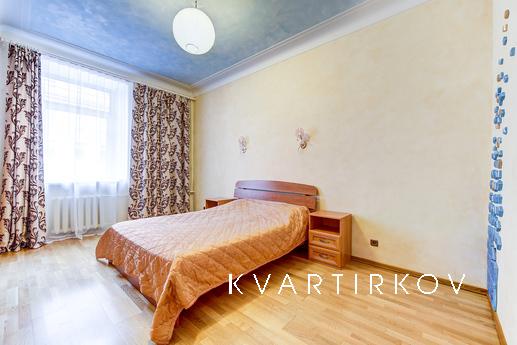 3-bedroom apartment in the center of St., Saint Petersburg - apartment by the day