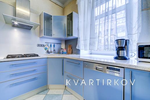 3-bedroom apartment in the center of St., Saint Petersburg - apartment by the day