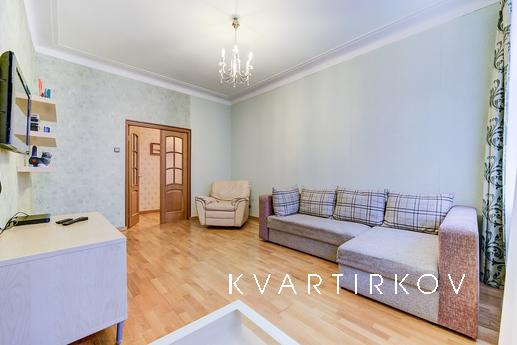 3-bedroom apartment in the center of St., Saint Petersburg - apartment by the day