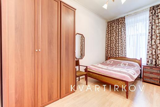 Apartment on Nevsky Prospekt, Санкт-Петербург - квартира подобово