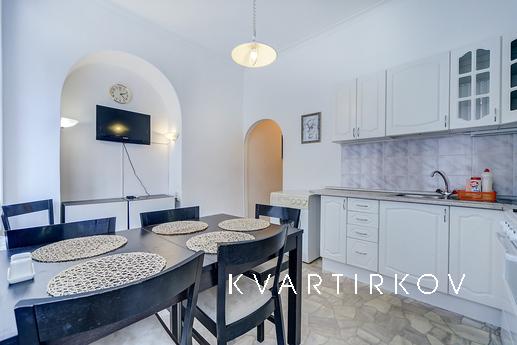 Apartment on Nevsky Prospekt, Санкт-Петербург - квартира подобово