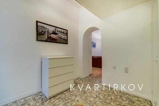 Apartment on Nevsky Prospekt, Санкт-Петербург - квартира подобово