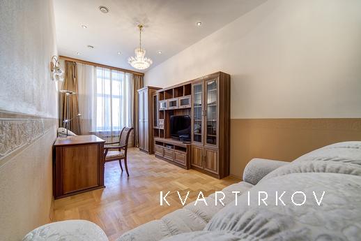 Apartment on Nevsky Prospekt, Санкт-Петербург - квартира подобово