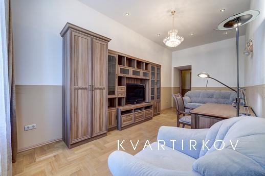 Apartment on Nevsky Prospekt, Санкт-Петербург - квартира подобово