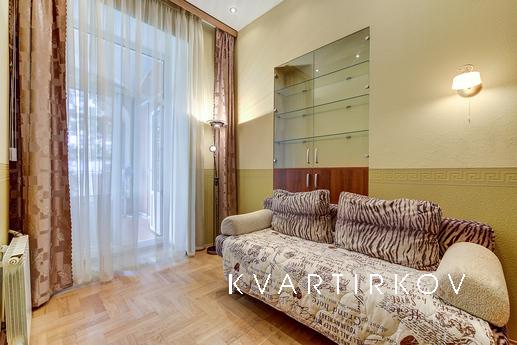 Apartment on Nevsky Prospekt, Санкт-Петербург - квартира подобово