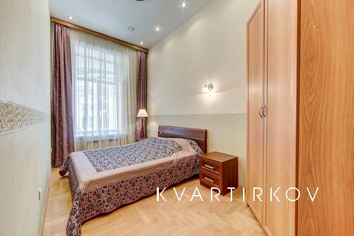 Apartment on Nevsky Prospekt, Санкт-Петербург - квартира подобово