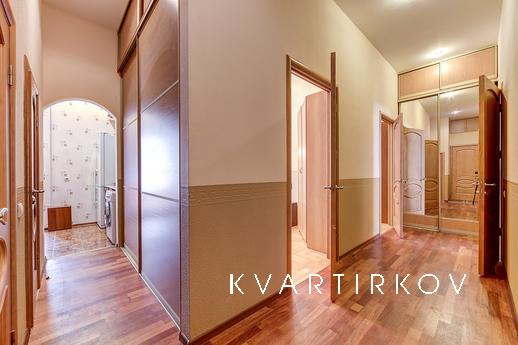 Apartment on Nevsky Prospekt, Санкт-Петербург - квартира подобово