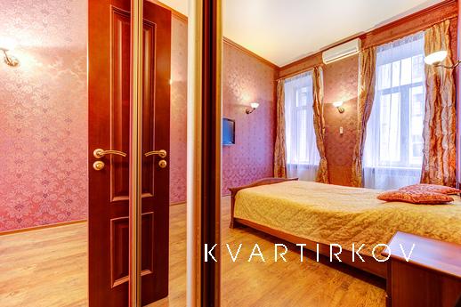 Apartment on Nevsky Prospekt 23, Санкт-Петербург - квартира подобово