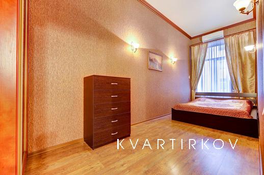 Apartment on Nevsky Prospekt 23, Санкт-Петербург - квартира подобово