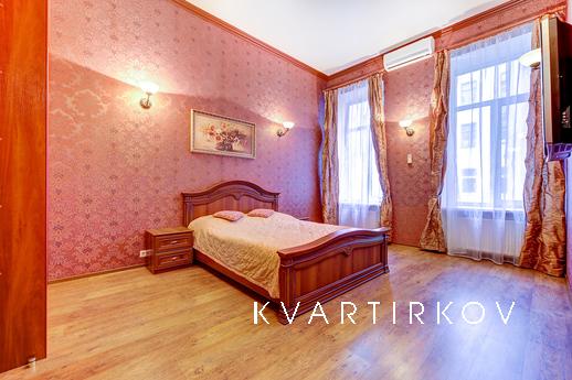 Apartment on Nevsky Prospekt 23, Санкт-Петербург - квартира подобово