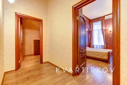 Apartment on Nevsky Prospekt 23, Санкт-Петербург - квартира подобово