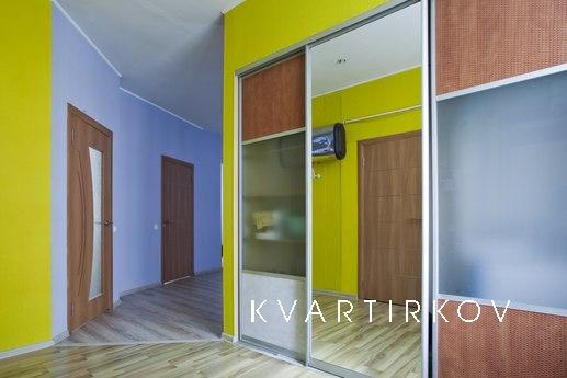 Rent one VIP apartment in the center, Saint Petersburg - apartment by the day