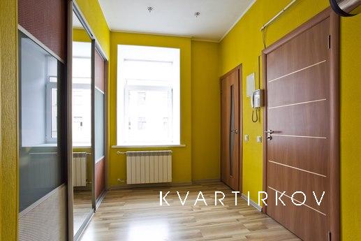 Rent one VIP apartment in the center, Saint Petersburg - apartment by the day