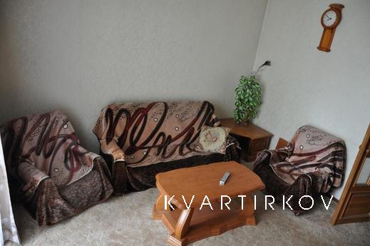Decent 3-bedroom apartment, Kharkiv - apartment by the day
