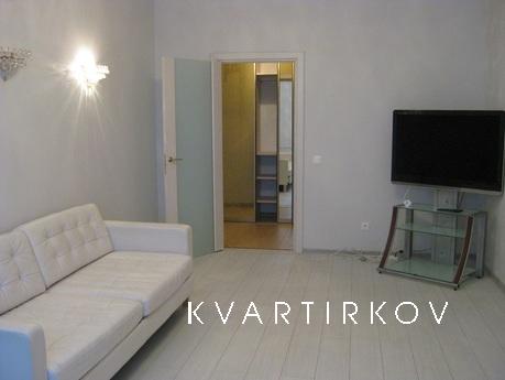 Rent well-bedroom apartment in Shchelkovo for a day or more.