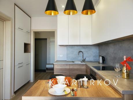New luxury apartment in metro Beresteysk, Kyiv - apartment by the day