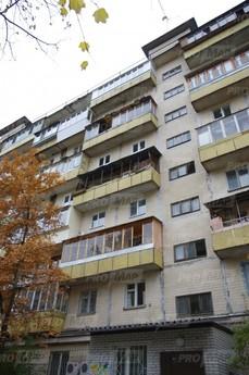 2 BR, Minskaya metro 3min., Kyiv - apartment by the day