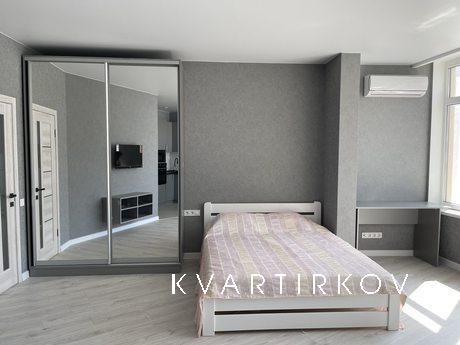 Arcadia beach with sea view, Odessa - apartment by the day