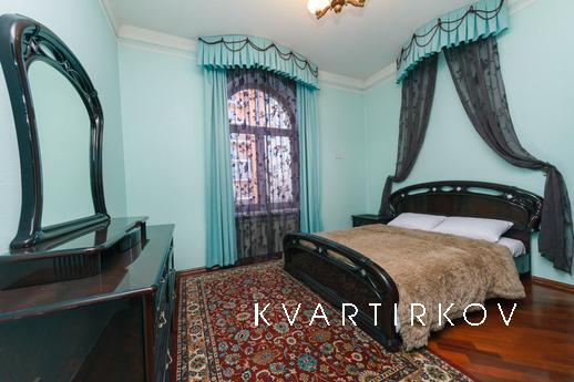 ВИП апартаменты 3 комнаты, Крещатик 25, Киев - квартира посуточно