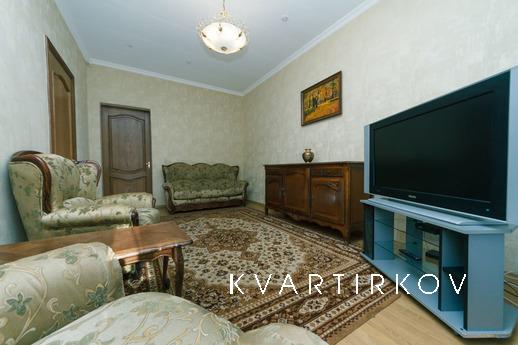 Красивая 3 комнатная Бессарабка, Дарвина, Киев - квартира посуточно