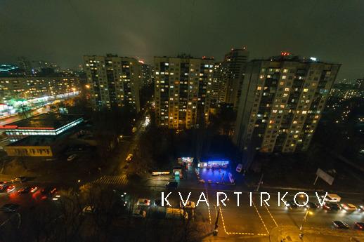 Ухоженная чистая квартира возле метро, Киев - квартира посуточно