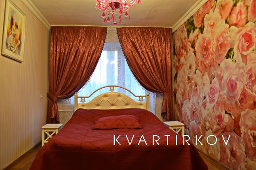 2 кімнатні апартаменти в Центрі 'РОЗА', Чернігів - квартира подобово