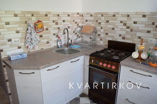 Daily 2-room apartment, Chernomorsk (Illichivsk) - apartment by the day