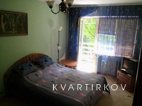The apartment is renovated, furnished, has all appliances, l