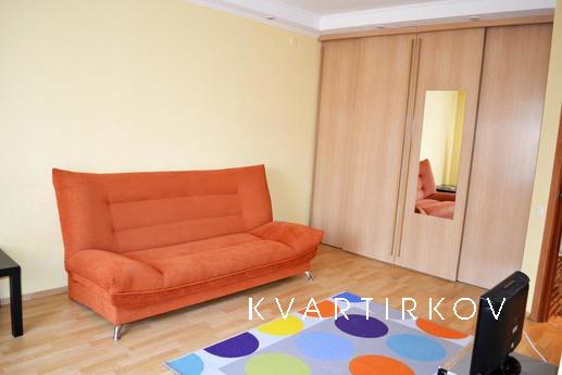 Modern studio apartment in the center, Yekaterinburg - apartment by the day