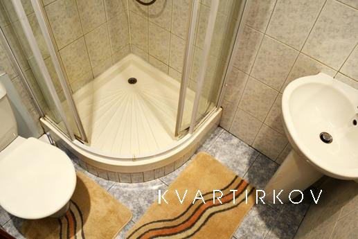 Modern studio apartment in the center, Yekaterinburg - apartment by the day