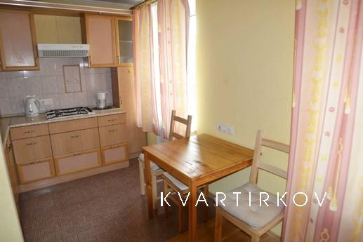 Modern studio apartment in the center, Yekaterinburg - apartment by the day