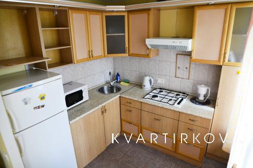 Modern studio apartment in the center, Yekaterinburg - apartment by the day
